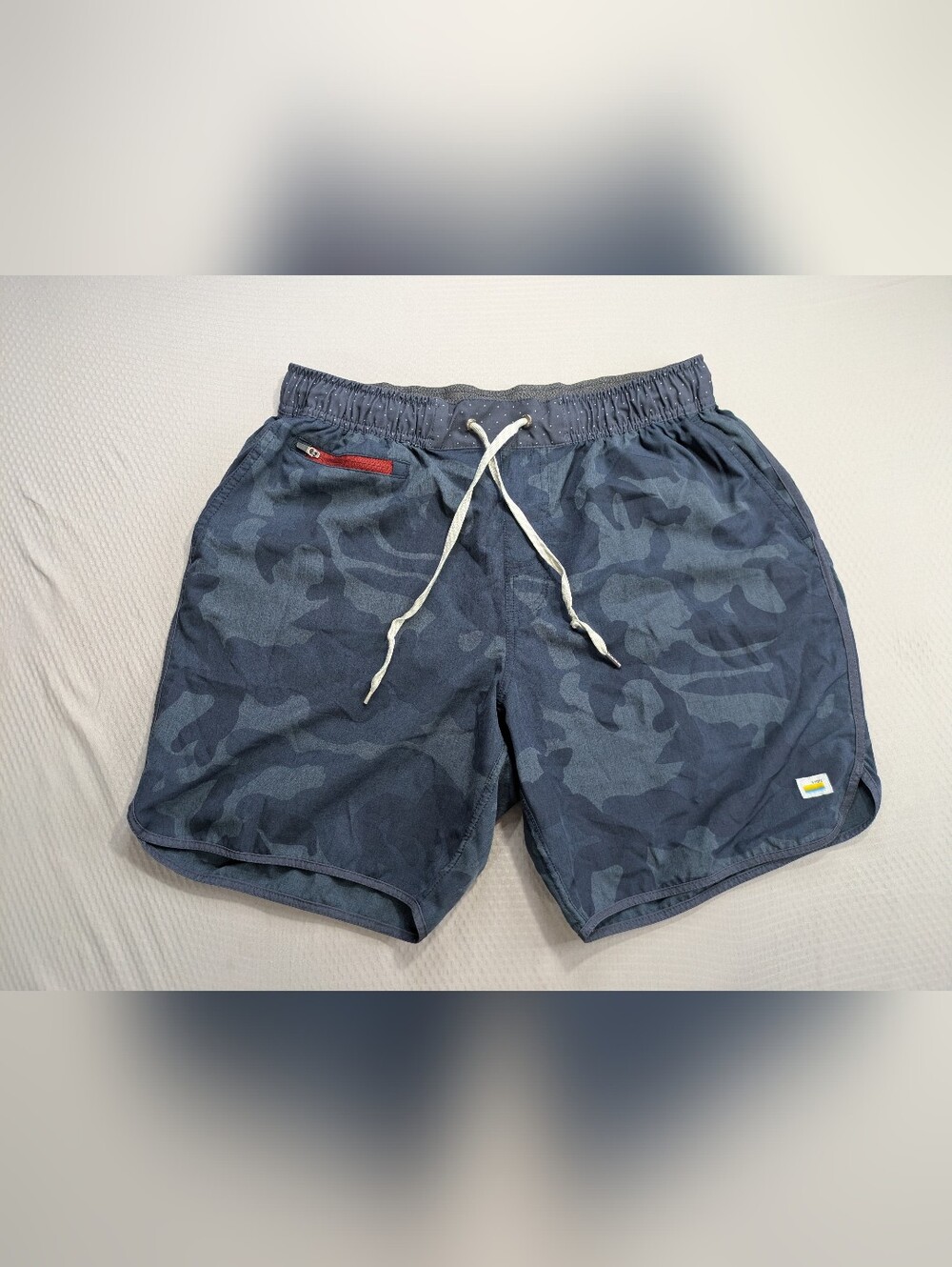 Vuori Bank Shorts Mens Medium Blue Camo Athletic Drawstring Kore Ponto Trail